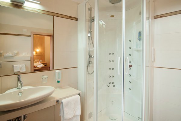 Foto del bagno Hotel al Cervo/zum Hirschen