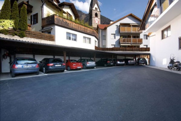 Der Parkplatz Pension Monika