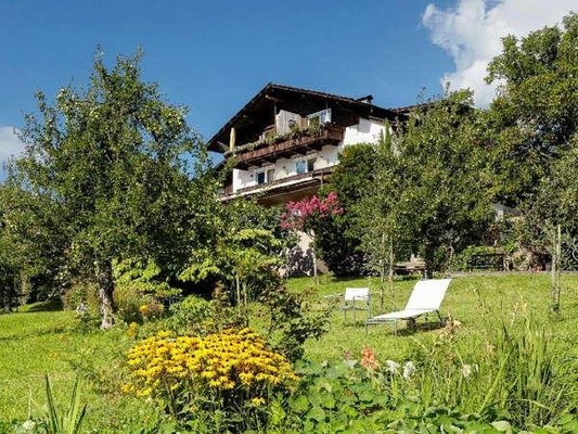 Foto Außenansicht Kunst-Kulturhotel Maratscher