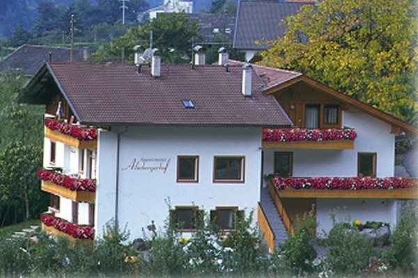 Photo exteriors Farmhouse apartments Almbergerhof