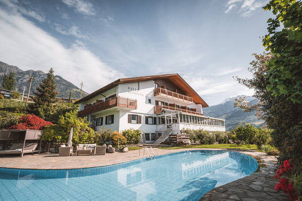 Foto Außenansicht Hotel Brunnhofer