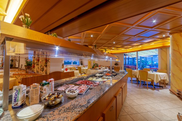 The breakfast Garni-Hotel Olympia