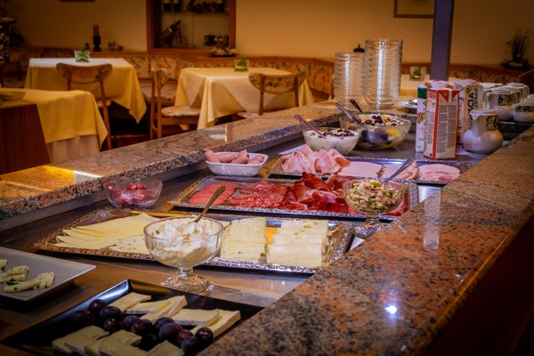 The breakfast Garni-Hotel Olympia