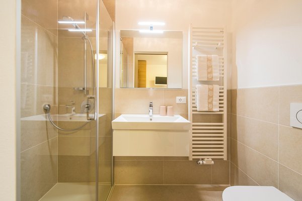 Foto del bagno Garni + Appartamenti Etschland
