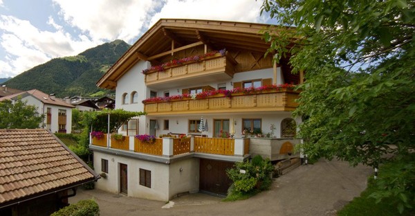Foto esterno B&B + Appartamenti in agriturismo Nunnenmayr
