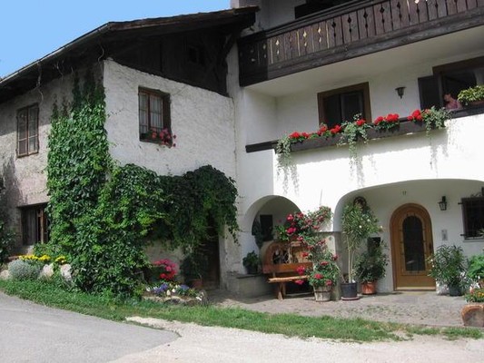 Photo exteriors Farmhouse B&B Berggütl