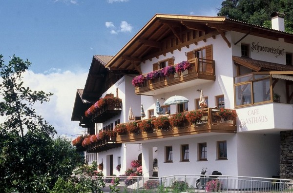 Foto Außenansicht Restaurant Schneeweisshof
