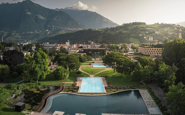 Photo of the outdoor swimming pool