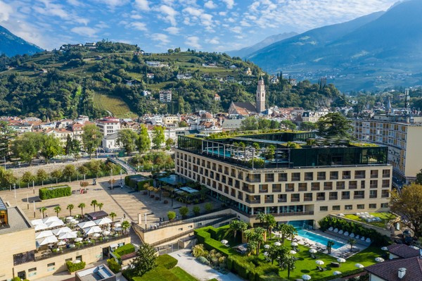Foto Außenansicht Hotel Therme Meran