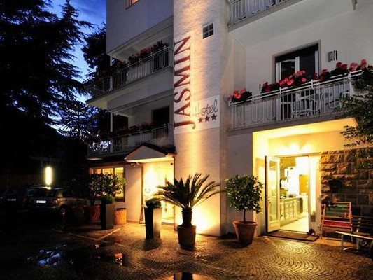 Photo exteriors B&B (Garni)-Hotel Jasmin