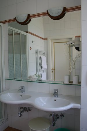 Foto del bagno Hotel Westend