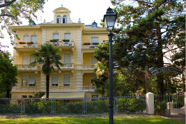 Foto esterno in estate Westend