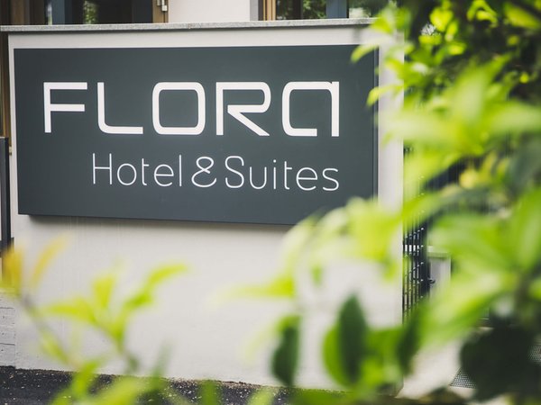 Logo Flora Hotel & Suites