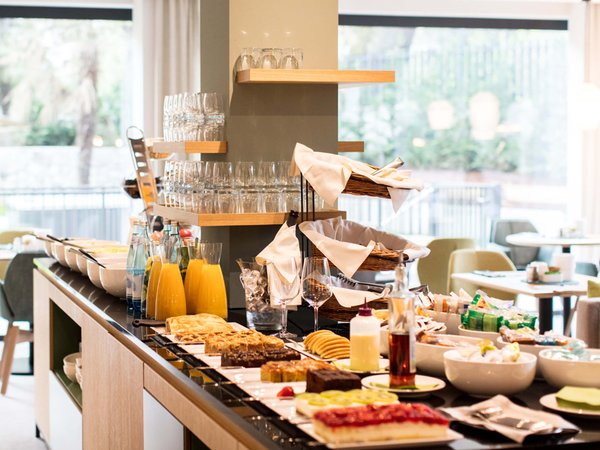 La colazione Flora Hotel & Suites - Hotel 3 stelle