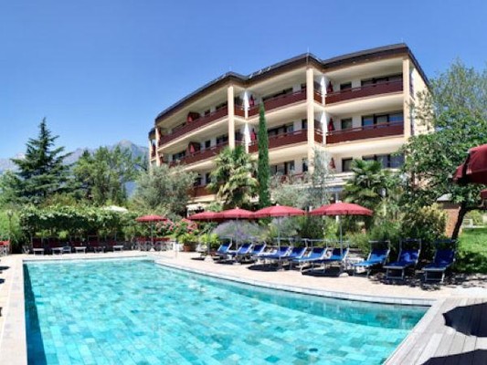 Photo exteriors Apartments in hotel Zea Curtis