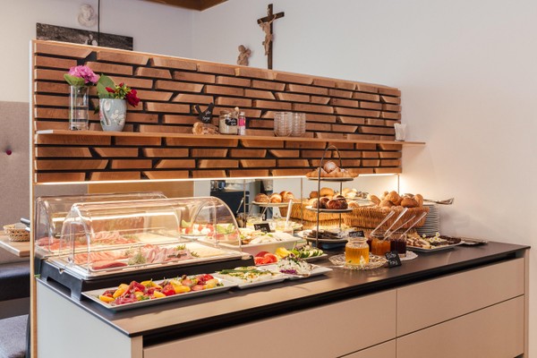 La colazione Garni-Hotel + Appartamenti Sirmian