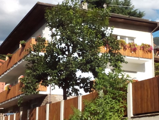 Foto Außenansicht Ferienwohnungen Vermietung Obermais