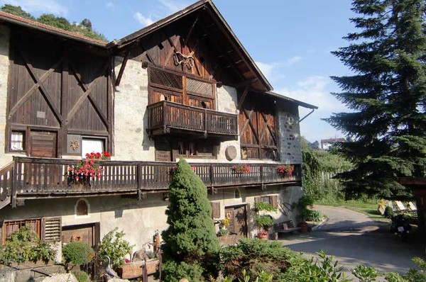 Foto Außenansicht B&B + Ferienwohnungen auf dem Bauernhof Bäcksteinerhof