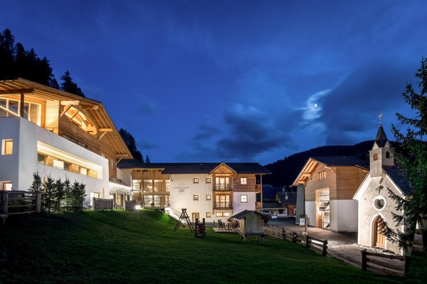 Photo exteriors Dolomites Hotel La Fradora