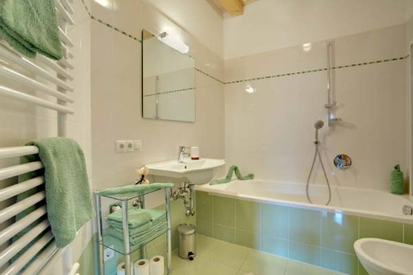 Foto del bagno Appartamenti in agriturismo Angerlehof