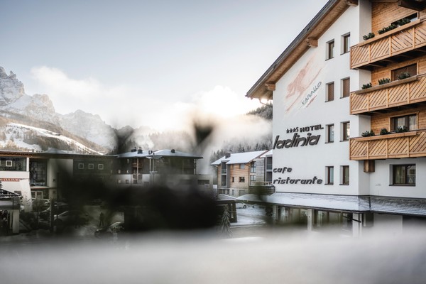 Foto esterno Hotel Ladinia