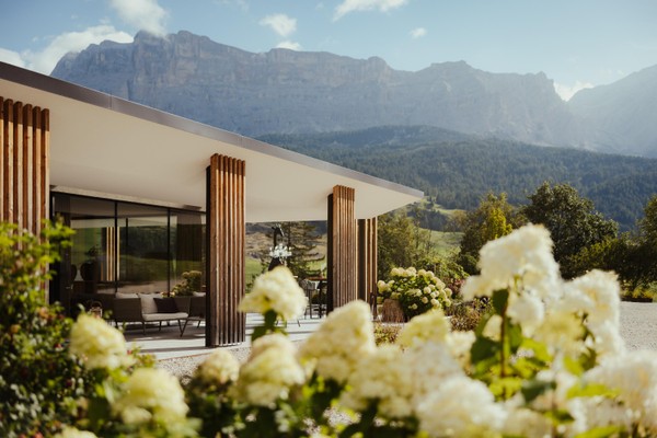 Photo exteriors Hotel Lech da Sompunt