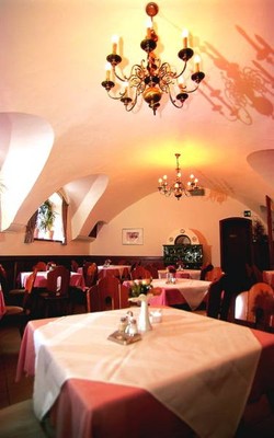 Das Restaurant Auer (Weinstraße Süd) Turmwirt