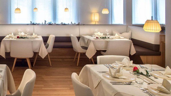 The restaurant Frangarto / Frangart (Strada del vino north / Weinstraße north) Spitaler