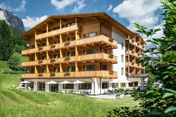 Foto Außenansicht Hotel Miramonti