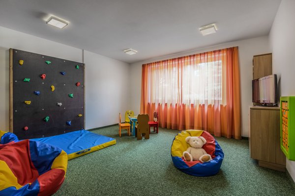 La sala giochi Hotel Miramonti
