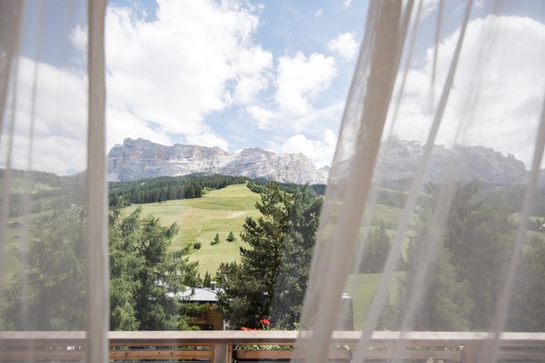 Foto vom Balkon Alpine Hotel Ciasa Lara