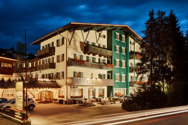 Foto Außenansicht Hotel Savoy