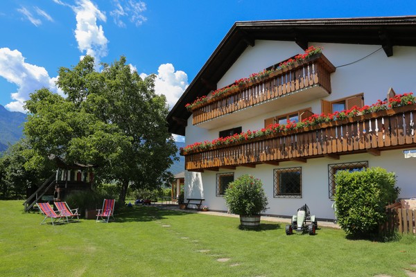 Photo exteriors Farmhouse apartments Weisshauserhof