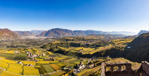 Foto estiva di presentazione Associazione turistica Appiano