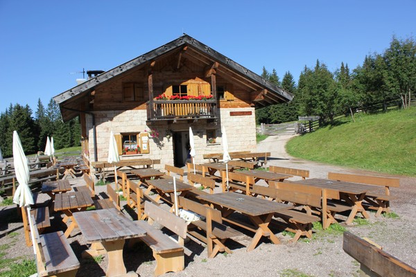 Foto Außenansicht Alm Möltner Kaser