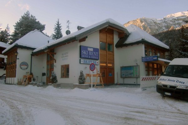 Foto invernale di presentazione Noleggio sci Skiland