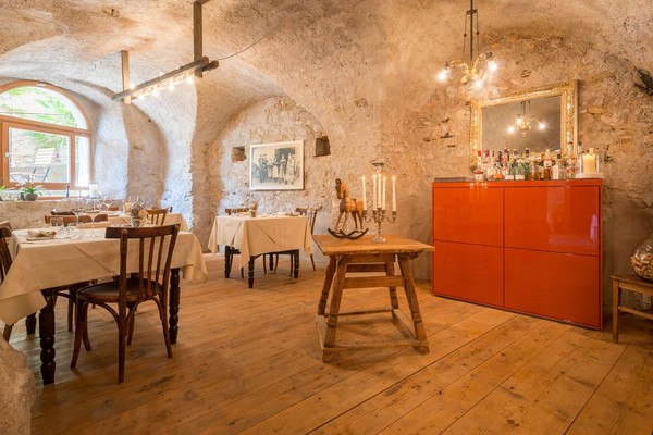 Das Restaurant Tramin (Weinstraße Süd) Taberna Romani