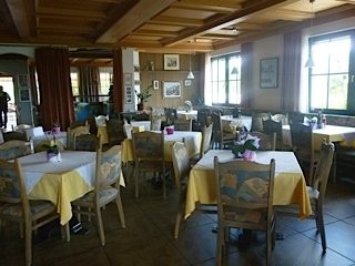 The restaurant Termeno / Tramin (Strada del vino south / Weinstraße south) Plattenhof