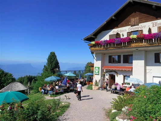 Photo exteriors Restaurant Schmiederalm