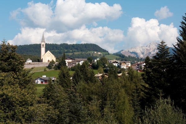 Foto estiva di presentazione Associazione turistica Aldino - Redagno - Passo Oclini