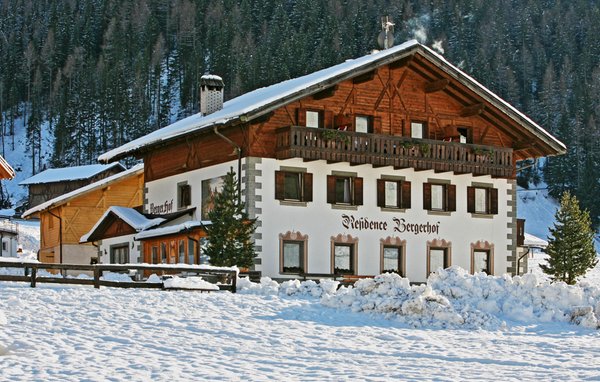 Foto esterno in inverno Bergerhof