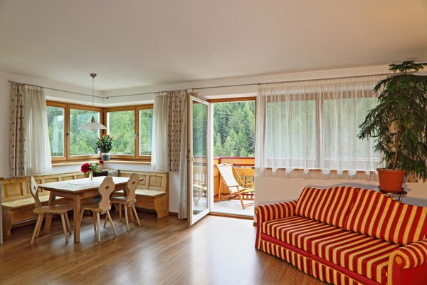 La zona giorno B&B + Appartamenti in agriturismo Messnerhof