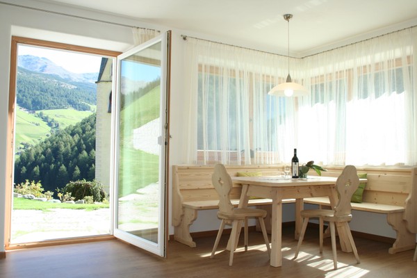 La zona giorno B&B + Appartamenti in agriturismo Messnerhof