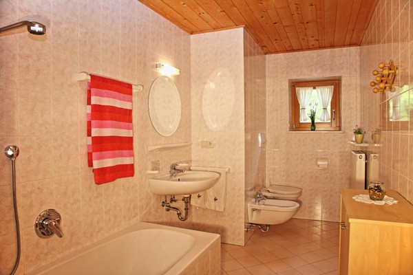 Foto del bagno Appartamenti in agriturismo Wieserhof