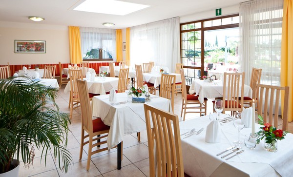 Il ristorante Lago di Caldaro (Strada del Vino Nord) Thalhof