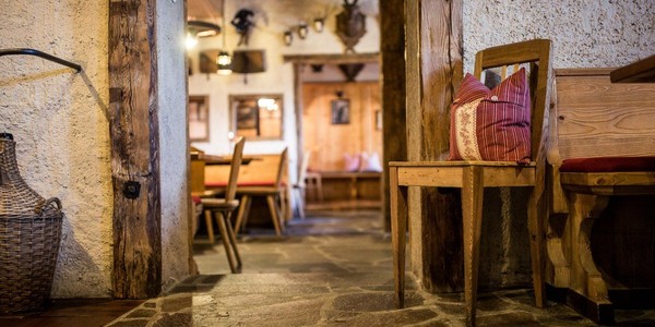 Il ristorante Caldaro Paese (Strada del Vino Nord) Torgglkeller