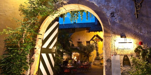 Foto esterno Ristorante enoteca Torgglkeller