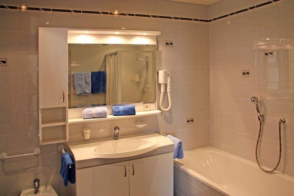 Foto del bagno Appartamenti in agriturismo Siganatenhof