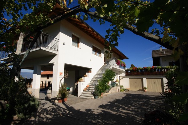 Foto Außenansicht Ferienwohnungen auf dem Bauernhof Haus Fedrigotti