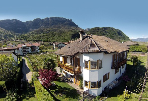 Foto esterno Appartamenti in agriturismo Burgunderhof